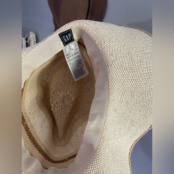 Hat bundle! 3 hats included - Picture 5 of 9